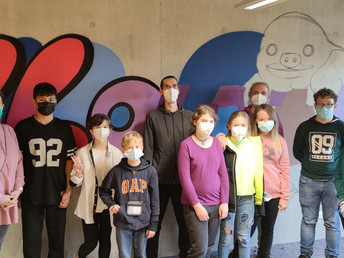 Graffiti-Workshop schafft buntes Werk im Schülertreff